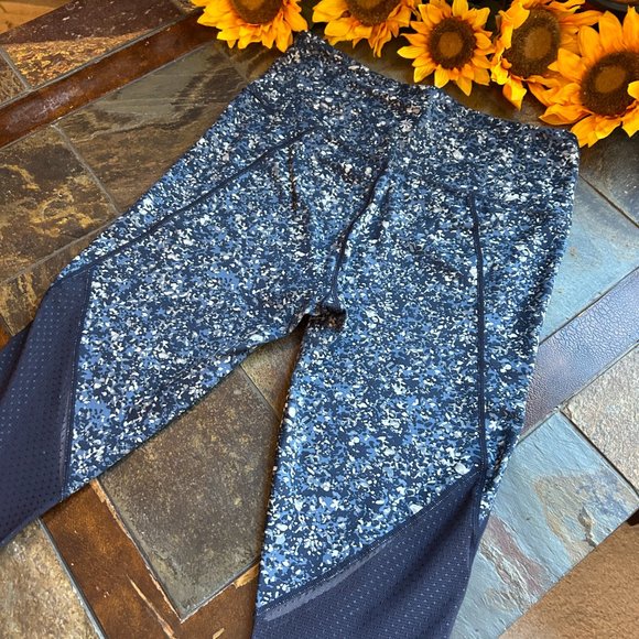 Athleta Sandstone Salutation 7/8 Tight in Navy (M) - Picture 7 of 13